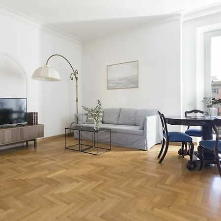 Lovely 3br In Trevi By Sonder Rome